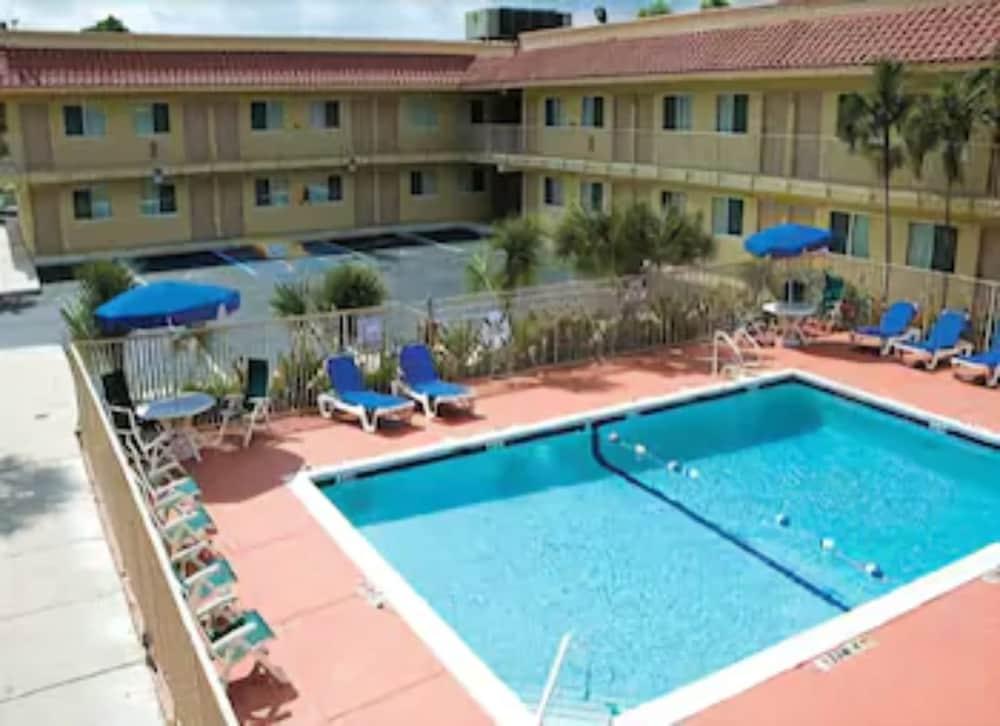 Motel 6 Riviera Beach Fl Buitenkant foto