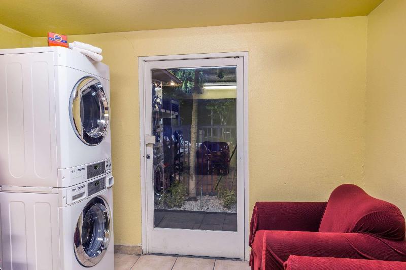 Motel 6 Riviera Beach Fl Buitenkant foto