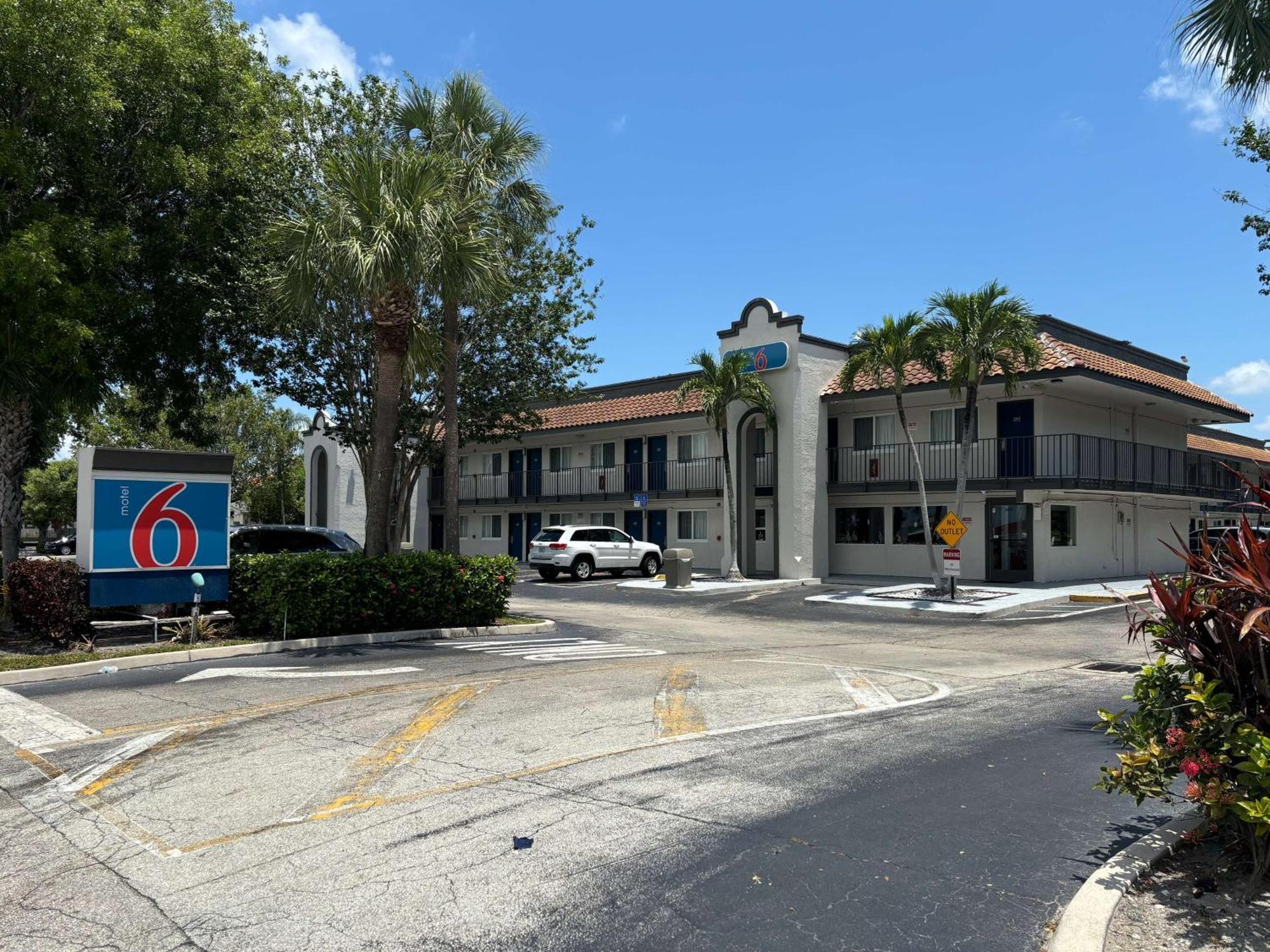 Motel 6 Riviera Beach Fl Buitenkant foto