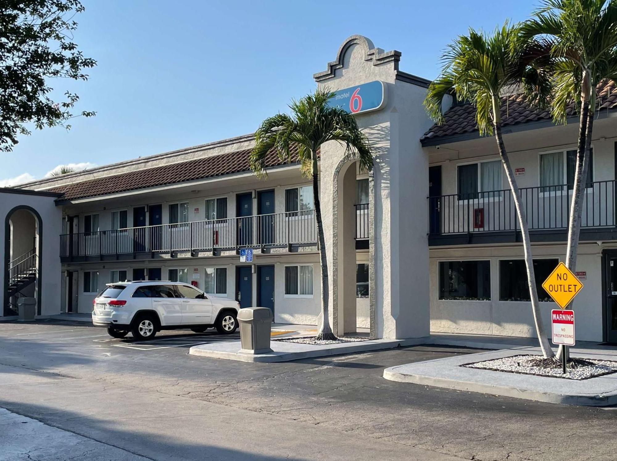 Motel 6 Riviera Beach Fl Buitenkant foto